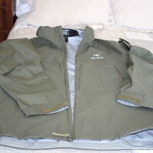 ARC'TERYX MEN'S RAIN JACKET